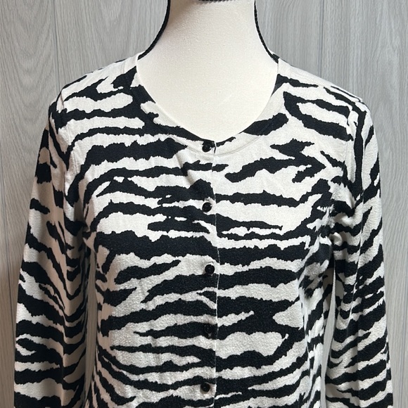 Ann Taylor LOFT Zebra print button front cardigan size Medium - Picture 2 of 12